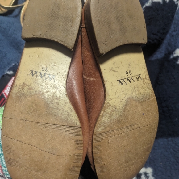 3 PAIRS Michael Kors plus 2 BONUS pairs. MINT ondition Aubrey Flip Flop 2 BONUS - Picture 11 of 11